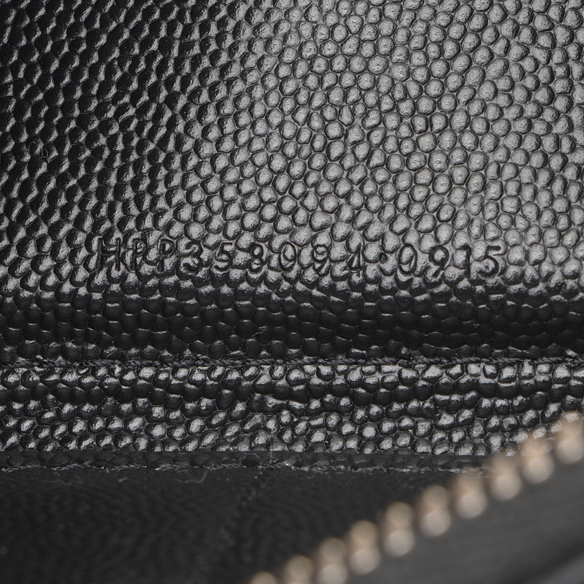 Saint Laurent Matelasse Grain de Poudre Monogram Zip Around Wallet (SHF-YBU9hg)