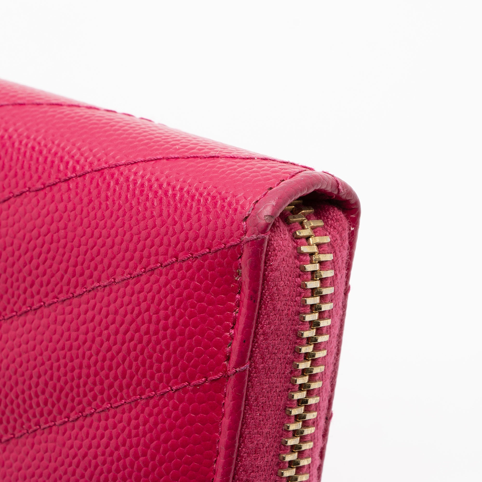 Saint Laurent Matelasse Grain de Poudre Monogram Zip Around Wallet (SHF-ITLdc5)