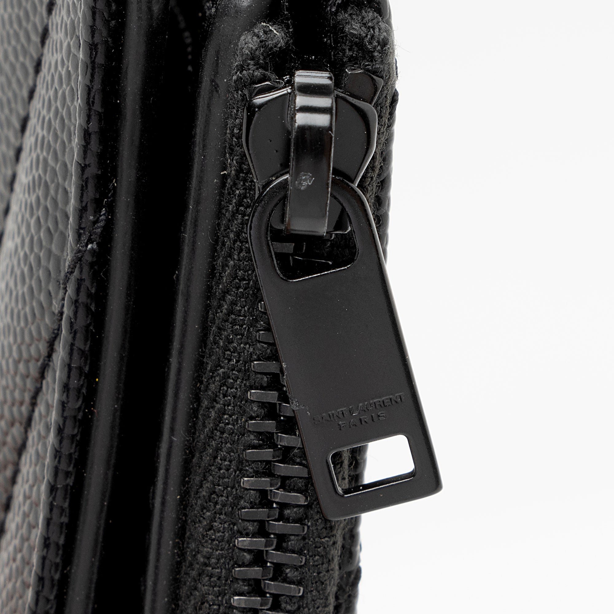 Saint Laurent Matelasse Grain de Poudre Monogram Zipper Card Case (SHF-JO7h9S)