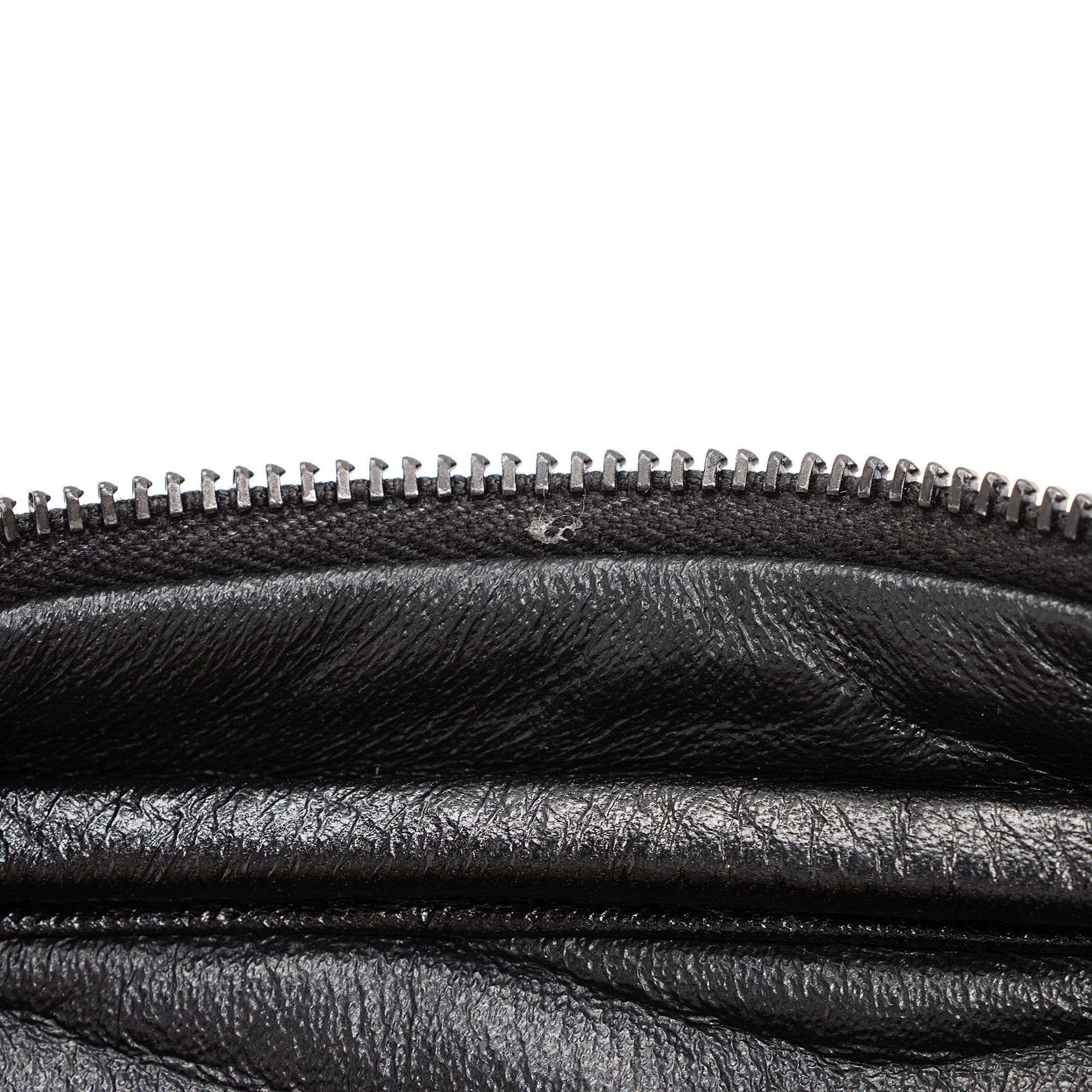 Saint Laurent Matelasse Patent Leather Monogram Lou Mini Camera Bag (SHF-xwMZnb)
