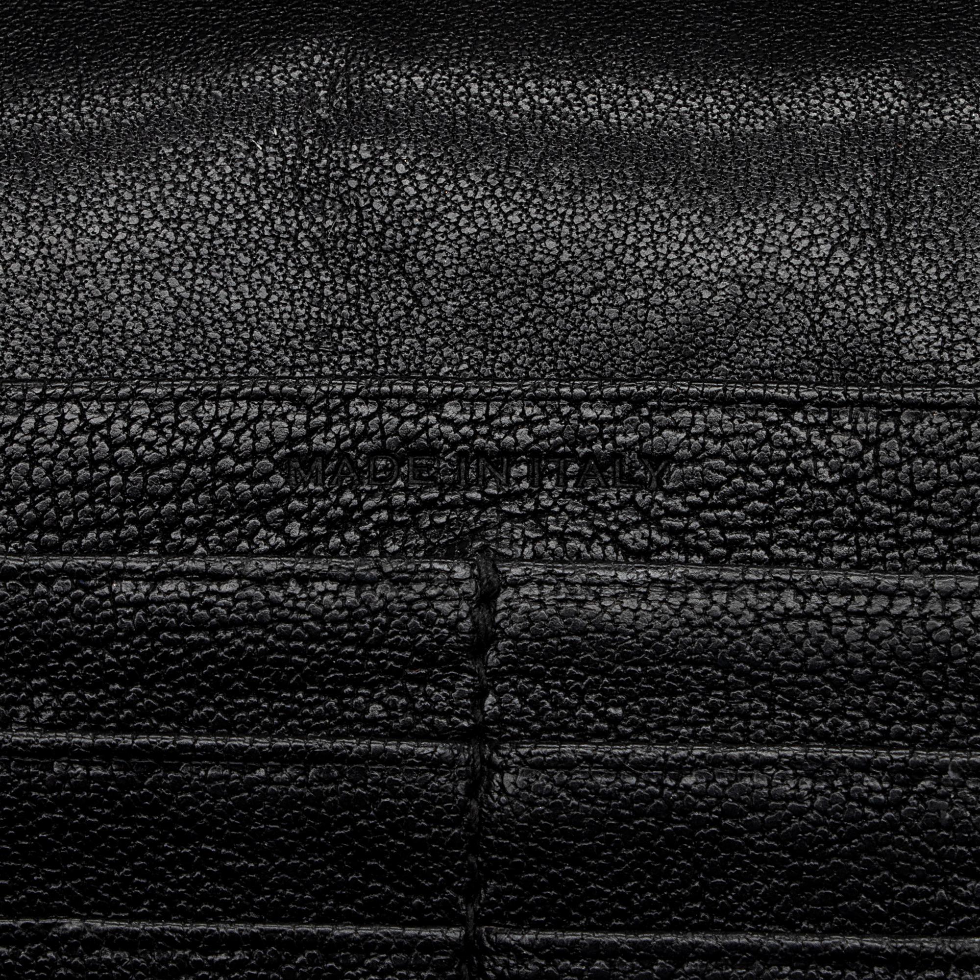 Saint Laurent Mixed Matelasse Calfskin Monogram Chain Wallet (SHF-f944Ez)