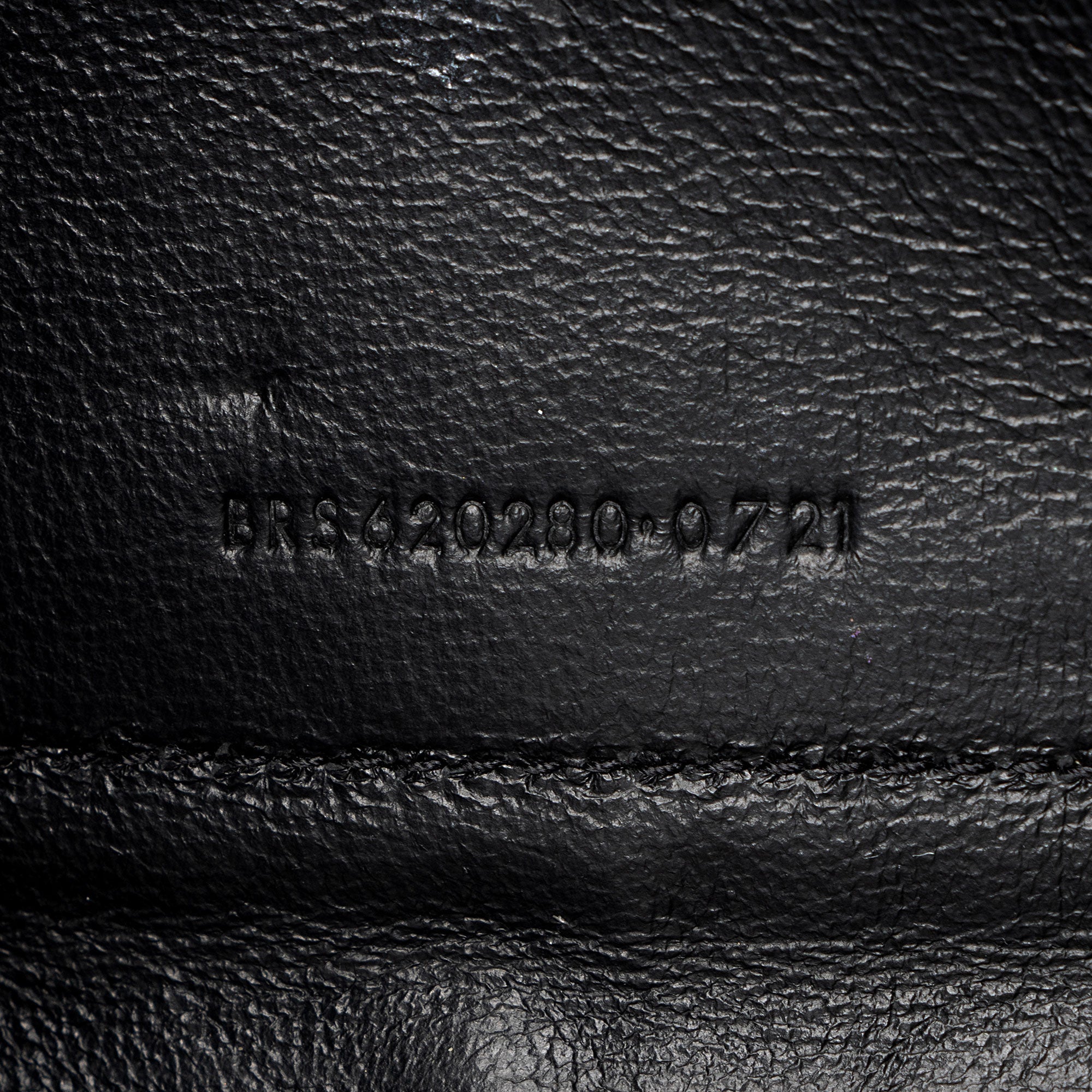 Saint Laurent Mixed Matelasse Calfskin Monogram Chain Wallet (SHF-q01O3t)