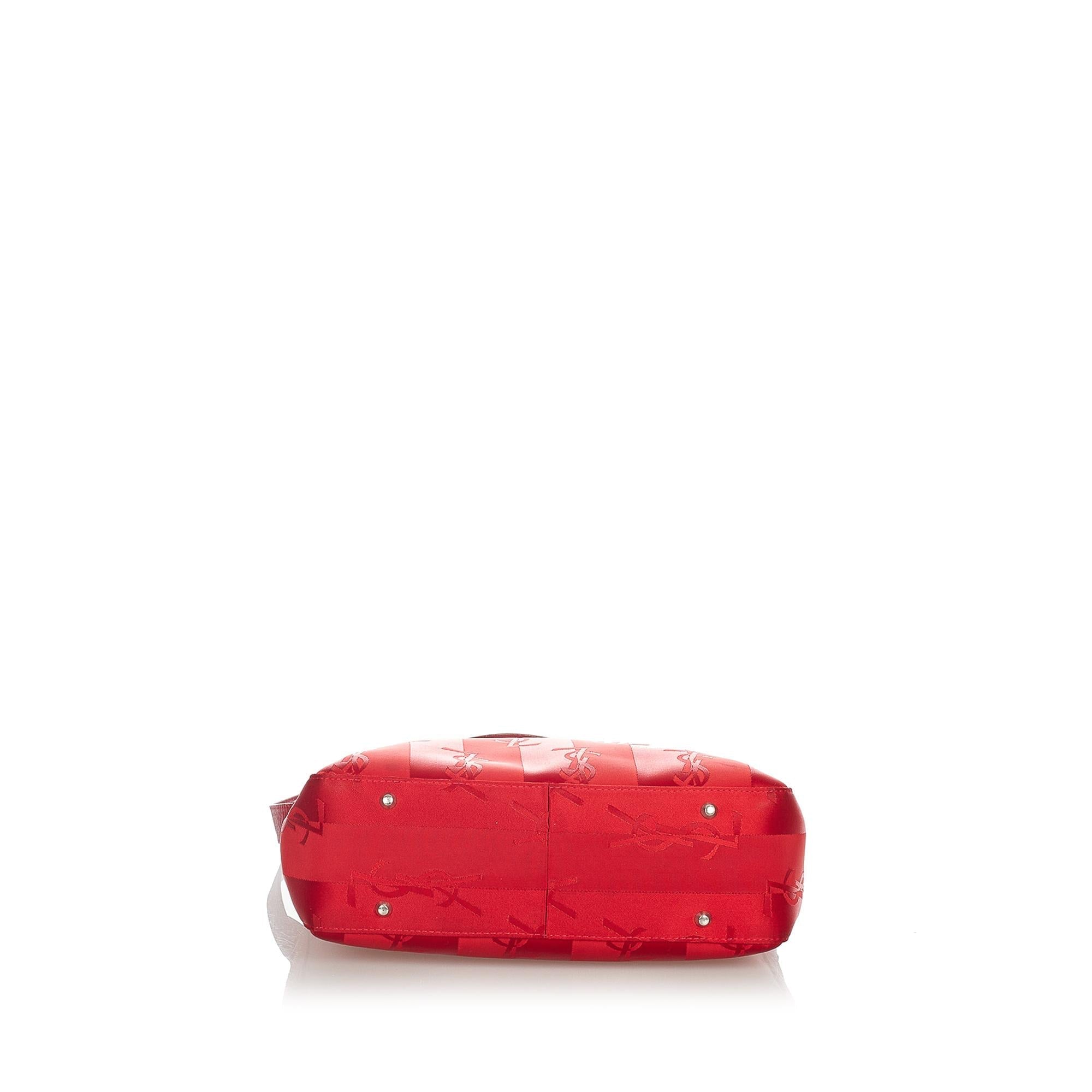Saint Laurent Monogram Nylon Shoulder Bag (SHG-23833)