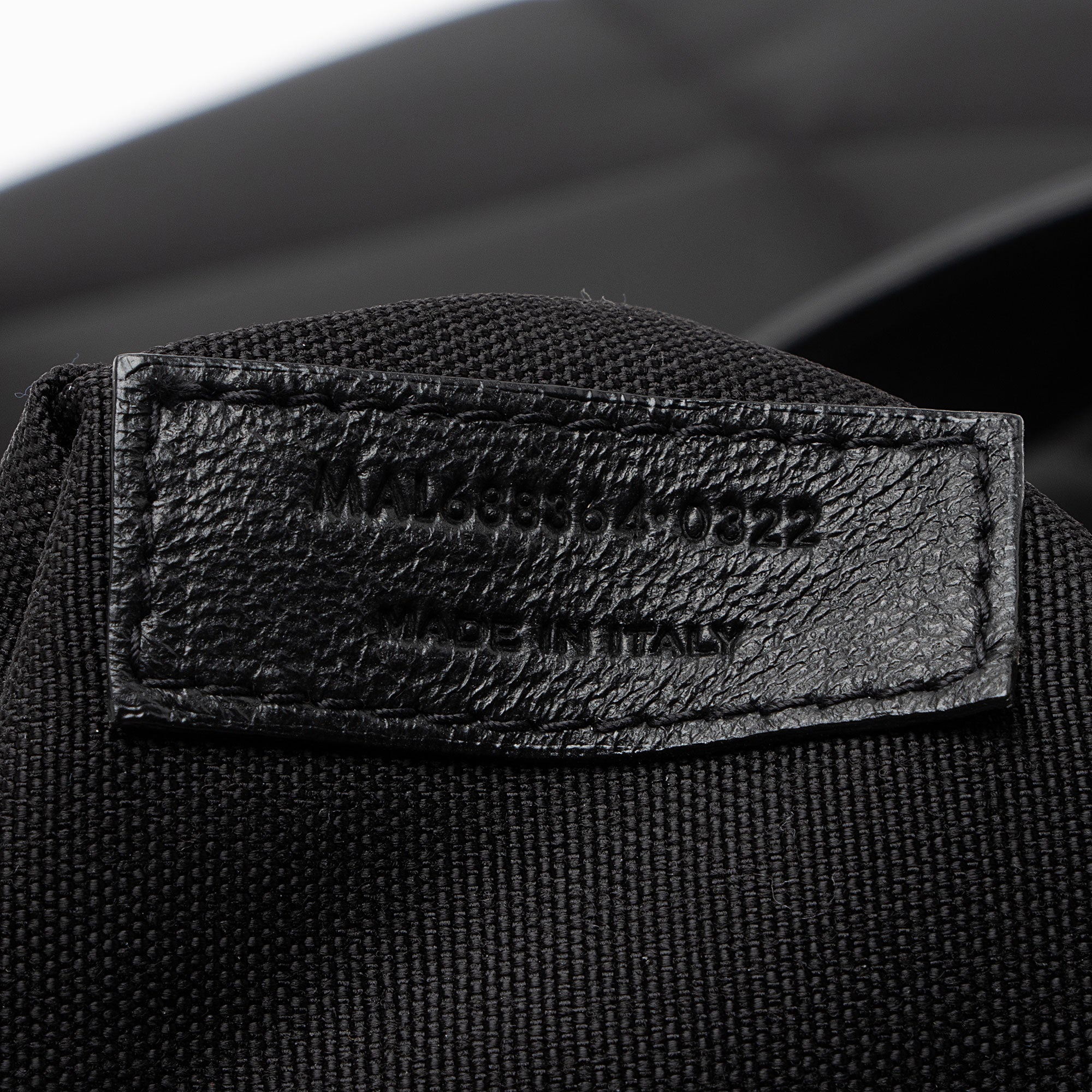 Saint Laurent Nylon Puffer Tall Tote (SHF-mFhaFp)