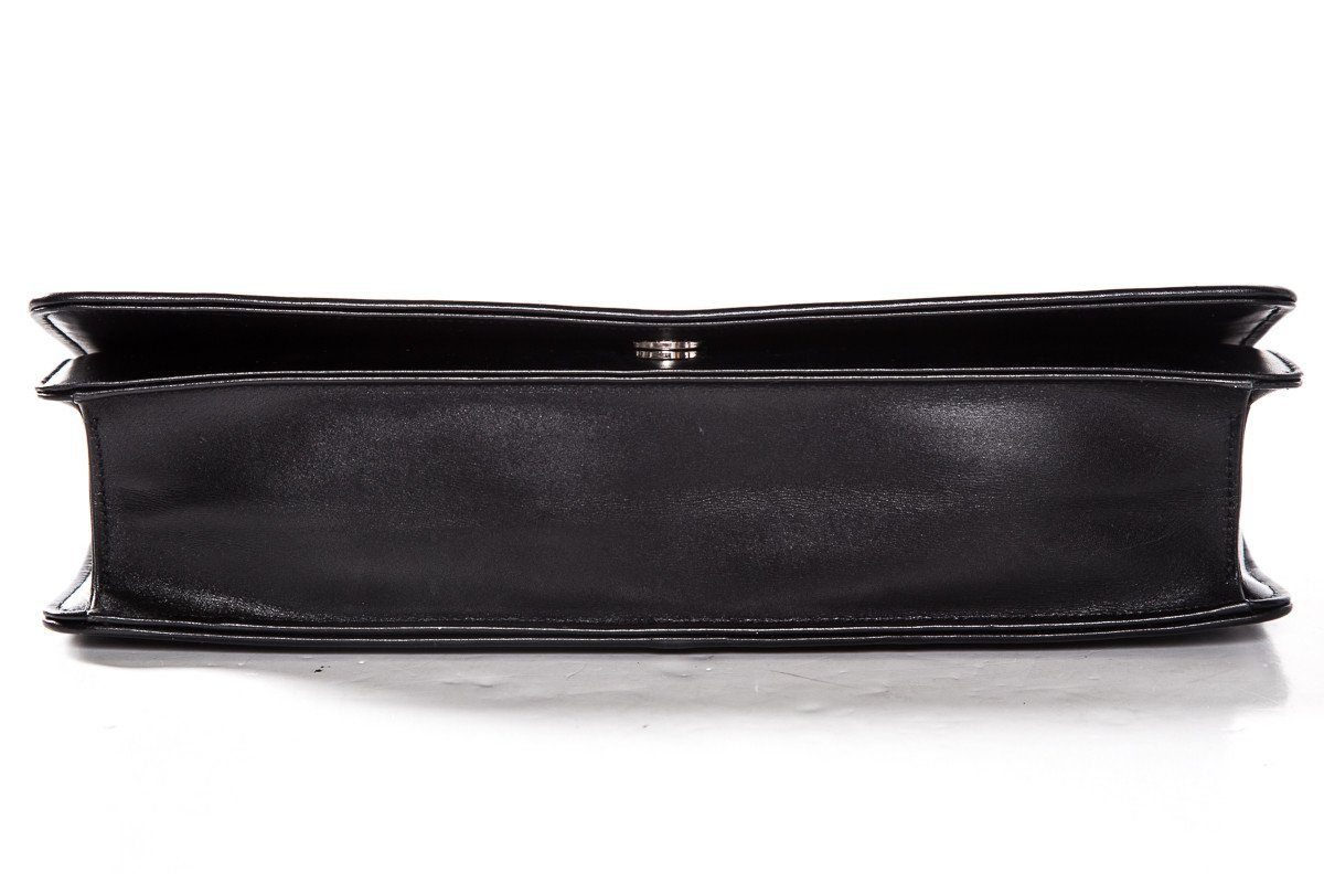 SaLouis Vuittonatore Ferragamo Black Leather Magnetic Closure Clutch