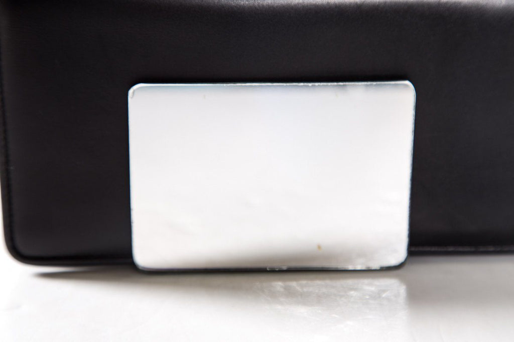 SaLouis Vuittonatore Ferragamo Black Leather Magnetic Closure Clutch