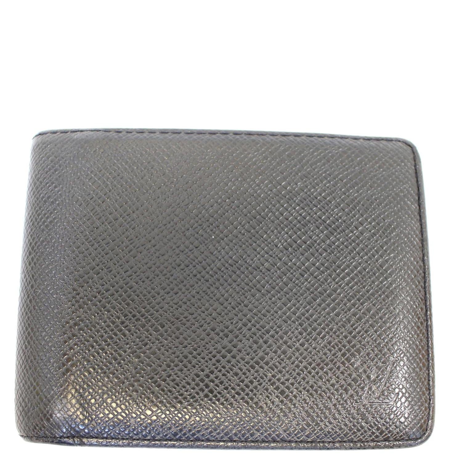 LOUIS VUITTON Slate Taiga Billfold Black Wallet