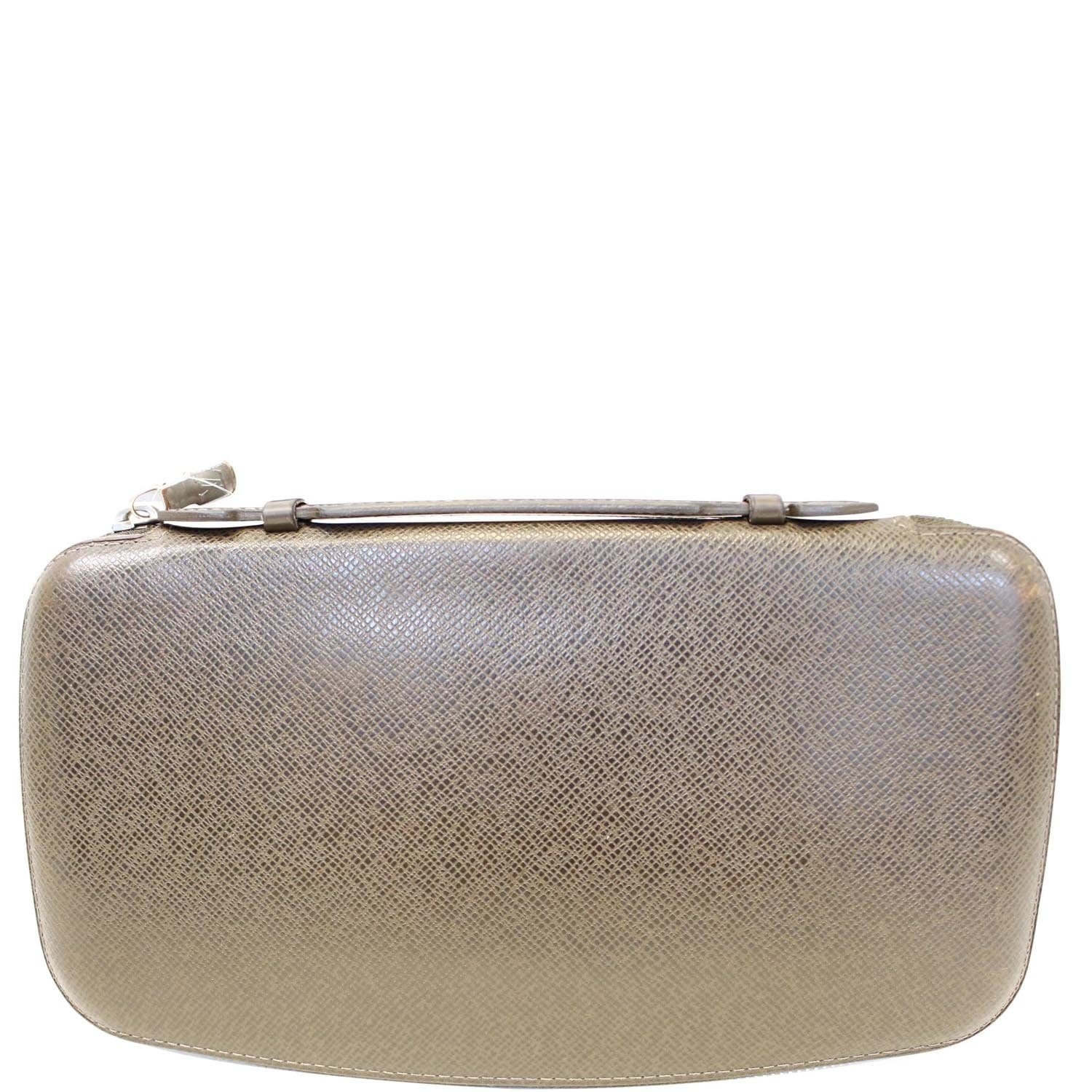 LOUIS VUITTON Atoll Organizer Taiga Wallet