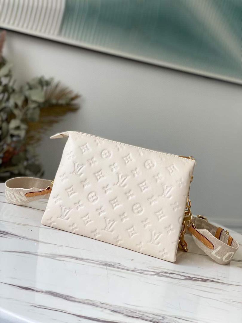 Louis Vuitton Coussin PM Monogram-Embossed Puffy Cream For Women,  Shoulder And Crossbody Bags 10.2in/26cm Louis Vuitton M57793