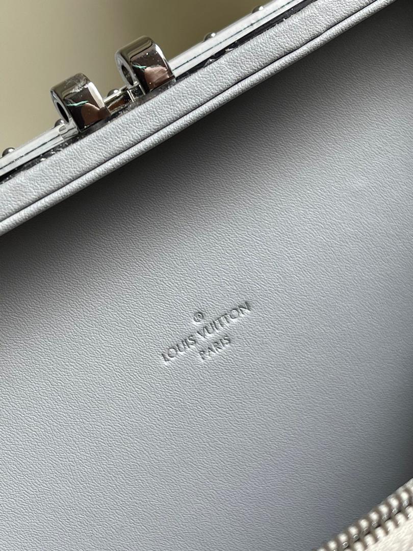 Louis Vuitton Soft Trunk Monogram Canvas For Men, Bags, Shoulder And Crossbody Bags 9.8in/25cm Louis Vuitton