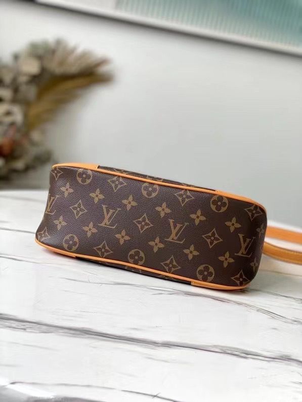 Louis Vuitton Boulogne Monogram Canvas Natural Beige For Women, Women’s Handbags, Shoulder And Crossbody Bags 11.4in/29cm Louis Vuitton M45832