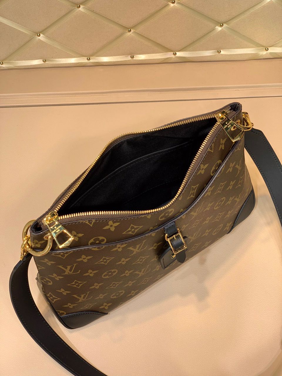 Louis Vuitton Odeon PM Monogram Canvas For Women, Women’s Handbags, Shoulder And Crossbody Bags 11in/28cm Louis Vuitton M45353