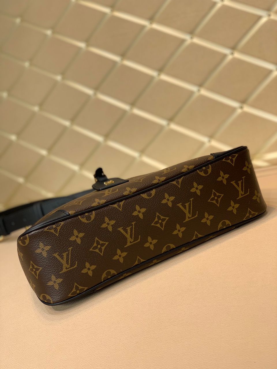 Louis Vuitton Odeon PM Monogram Canvas For Women, Women’s Handbags, Shoulder And Crossbody Bags 11in/28cm Louis Vuitton M45353