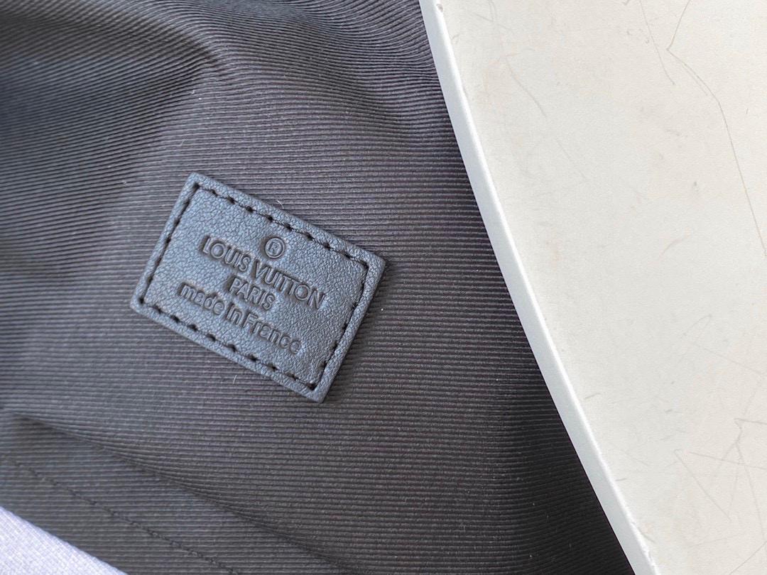 Louis Vuitton Soft Trunk Briefcase Monogram Eclipse Canvas For Men, Bags, Shoulder And Crossbody Bags 11.4in/29cm Louis Vuitton M44952