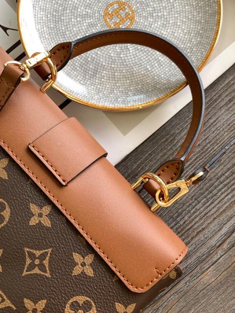 Louis Vuitton Locky Monogram Canvas Caramel Brown For Women, WomenÃƒÂ¢Ã¢â€šÂ¬Ã¢â€žÂ¢s Handbags, Shoulder And Crossbody Bags 7.9in/20cm Louis Vuitton M44654