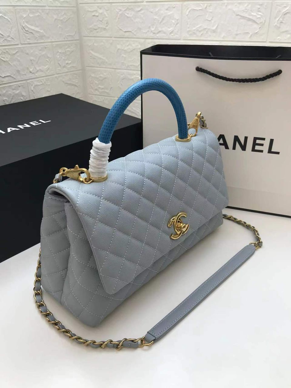 ChanelLarge GlamIap Bag With Top Handle Light Grey For Women, WomenÃ¢â‚¬â„¢s Handbags, Shoulder And Crossbody Bags 11in/28cm A92991