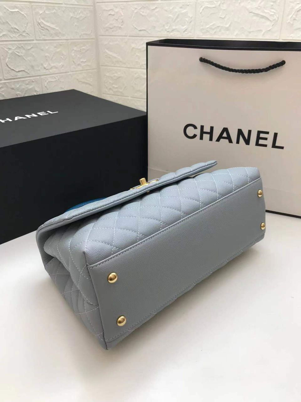 ChanelLarge GlamIap Bag With Top Handle Light Grey For Women, WomenÃ¢â‚¬â„¢s Handbags, Shoulder And Crossbody Bags 11in/28cm A92991