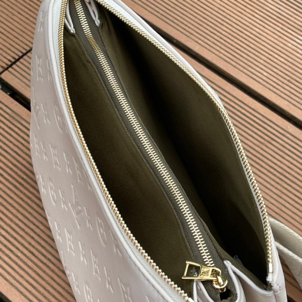 Louis Vuitton Coussin PM Monogram Embossed Puffy White For Women,  Shoulder And Crossbody Bags 10.2in/26cm Louis Vuitton M57793