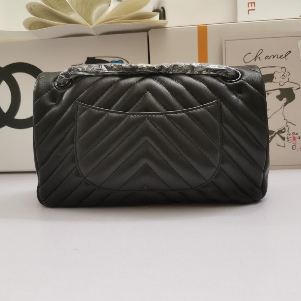 Chanel Chevron Classic Handbag Black Hardware Black For Women, Women’s Bags, Shoulder And Crossbody Bags 10.2in/26cm