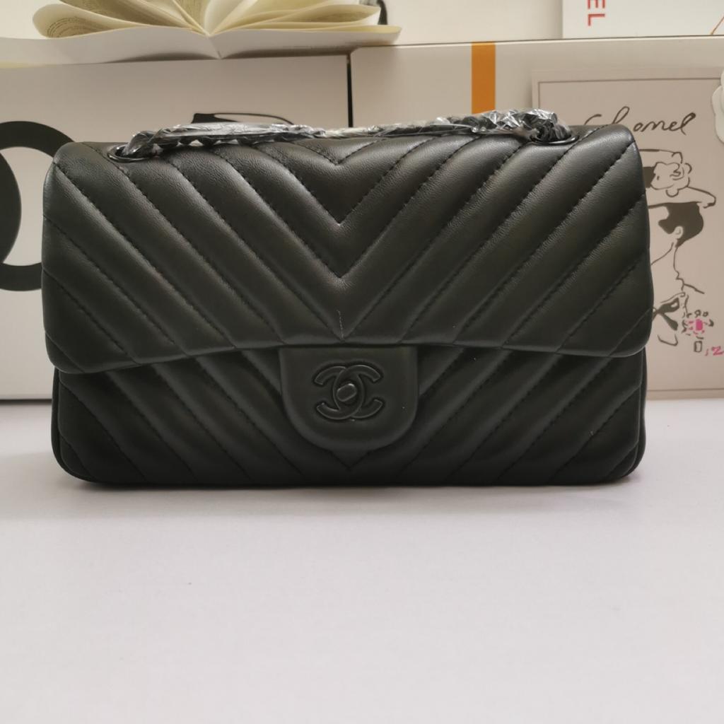 Chanel Chevron Classic Handbag Black Hardware Black For Women, WomenÃ¢â‚¬â„¢s Bags, Shoulder And Crossbody Bags 10.2in/26cm