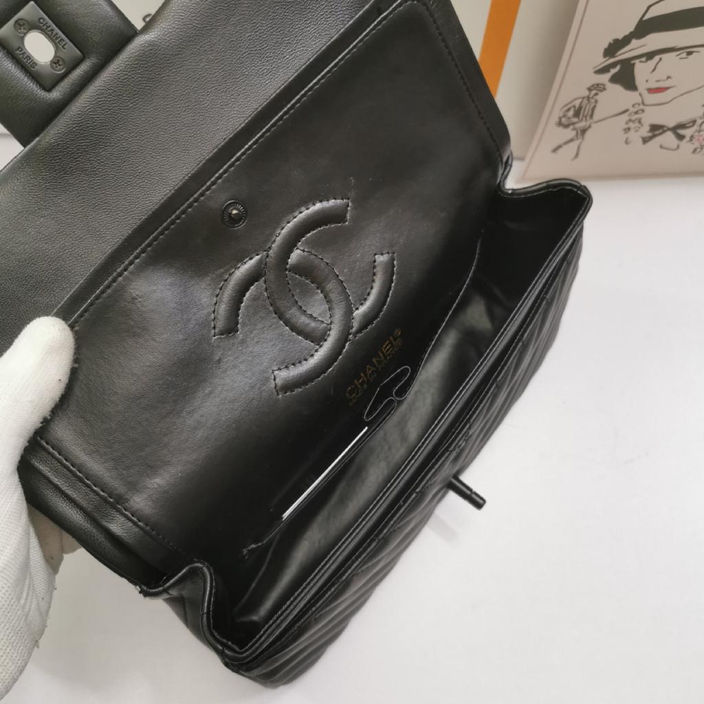 Chanel Chevron Classic Handbag Black Hardware Black For Women, WomenÃ¢â‚¬â„¢s Bags, Shoulder And Crossbody Bags 10.2in/26cm