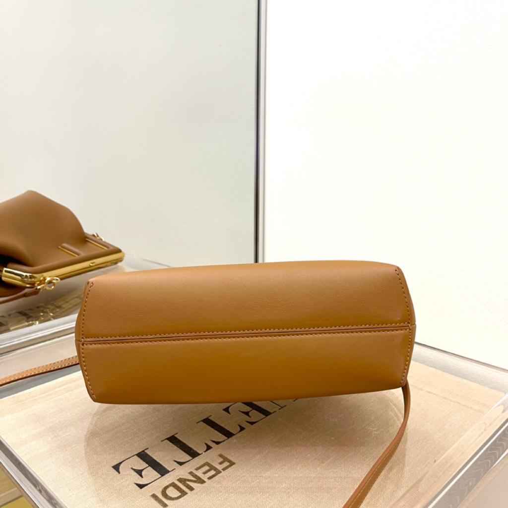 rst Small Brown For Women, Women’s HandBags, Shoulder And Crossbody Bags 10.2in/26cm FF 8BP129ABottega VenetaEF0NYJ
