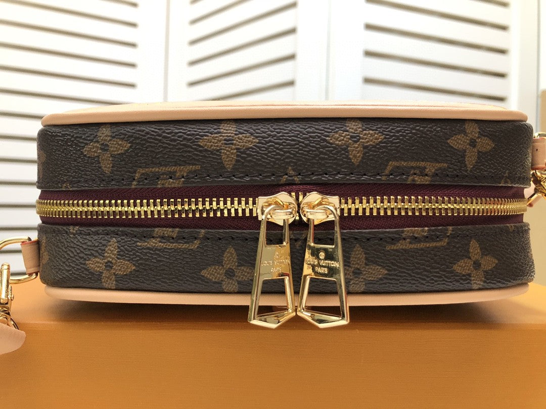 Louis Vuitton Deauville Mini Monogram Canvas By Nicolas Ghesquiere For Women, Women’s Handbags, Shoulder And Crossbody Bags 8.3in/22cm Louis Vuitton M45528