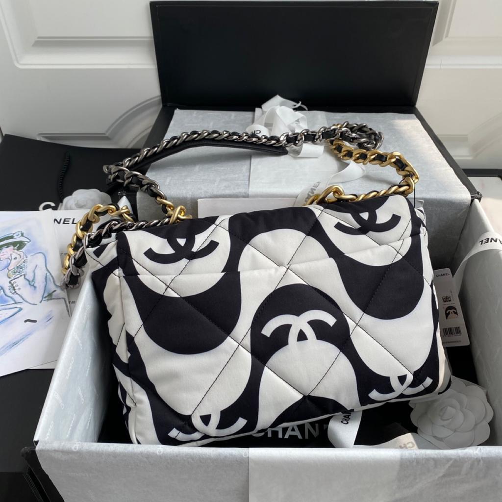 Chanel 19 Large GlamIap Bag White/Black For Women Bags, Shoulder And Crossbody Bags 10.2in/26cm AS1161 B05179 NB405