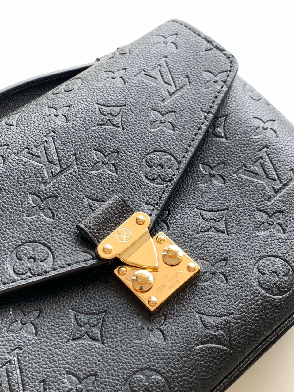 Louis Vuitton Pochette Metis Monogram Empreinte Black For Women,  Shoulder And Crossbody Bags 9.8in/25cm Louis Vuitton M41487