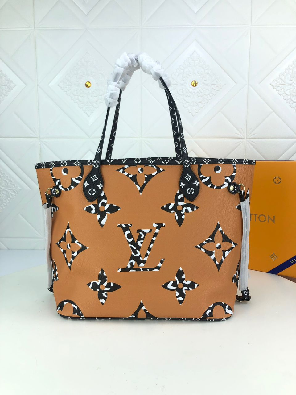 Louis Vuitton Neverfull MM Tote Bag Monogram Jungle Canvas Black/Caramel For Women,  Shoulder Bags 12.2in/31cm Louis Vuitton M44716