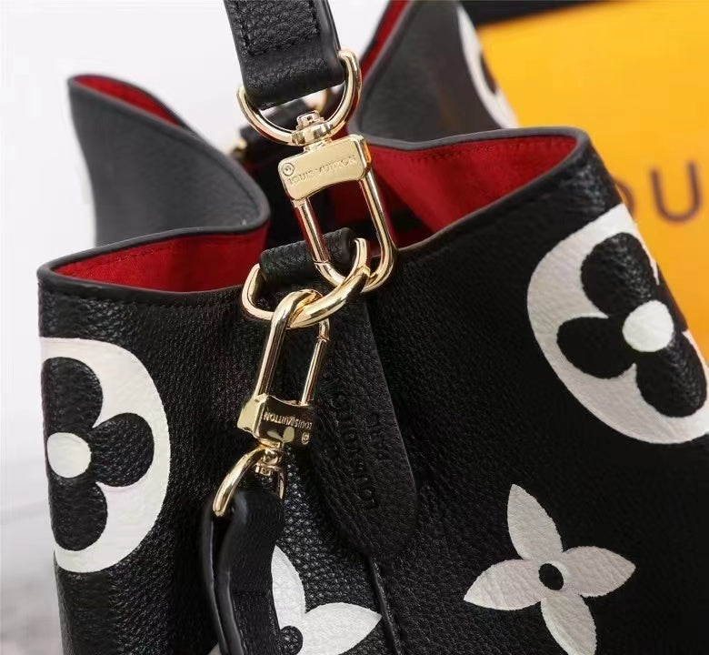 Louis Vuitton NeoNoe MM Bucket Bag Monogram GlamIowers Black/White For Women,  Shoulder And Crossbody Bags 10.2in/26cm Louis Vuitton M45497