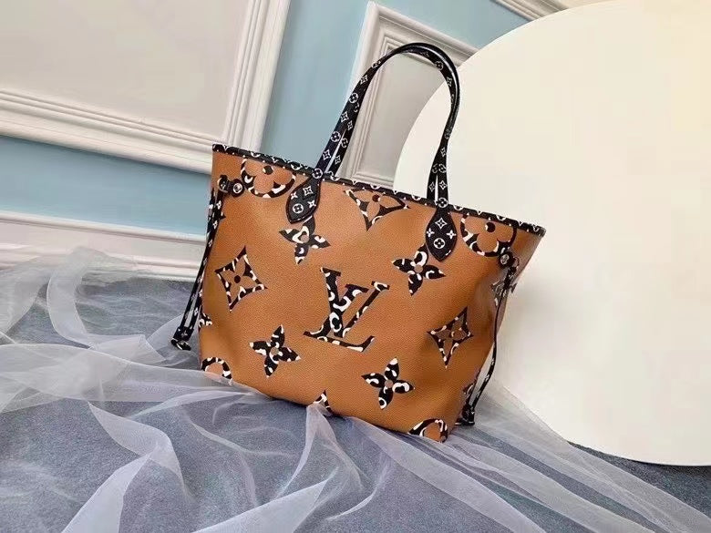Louis Vuitton Neverfull MM Tote Bag Ivoire Monogram Jungle Canvas For Women,  Shoulder Bags 12.2in/31cm Louis Vuitton M44716