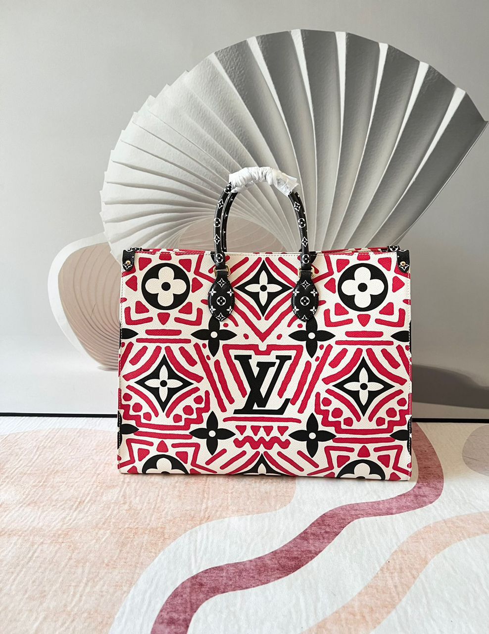 Louis Vuitton Louis Vuitton Crafty OnTheGo GM Tote Bag Monogram Giant Red For Women, WomenÃƒÂ¢Ã¢â€šÂ¬Ã¢â€žÂ¢s Handbags, Shoulder Bags 16.1in/41cm Louis Vuitton M45358