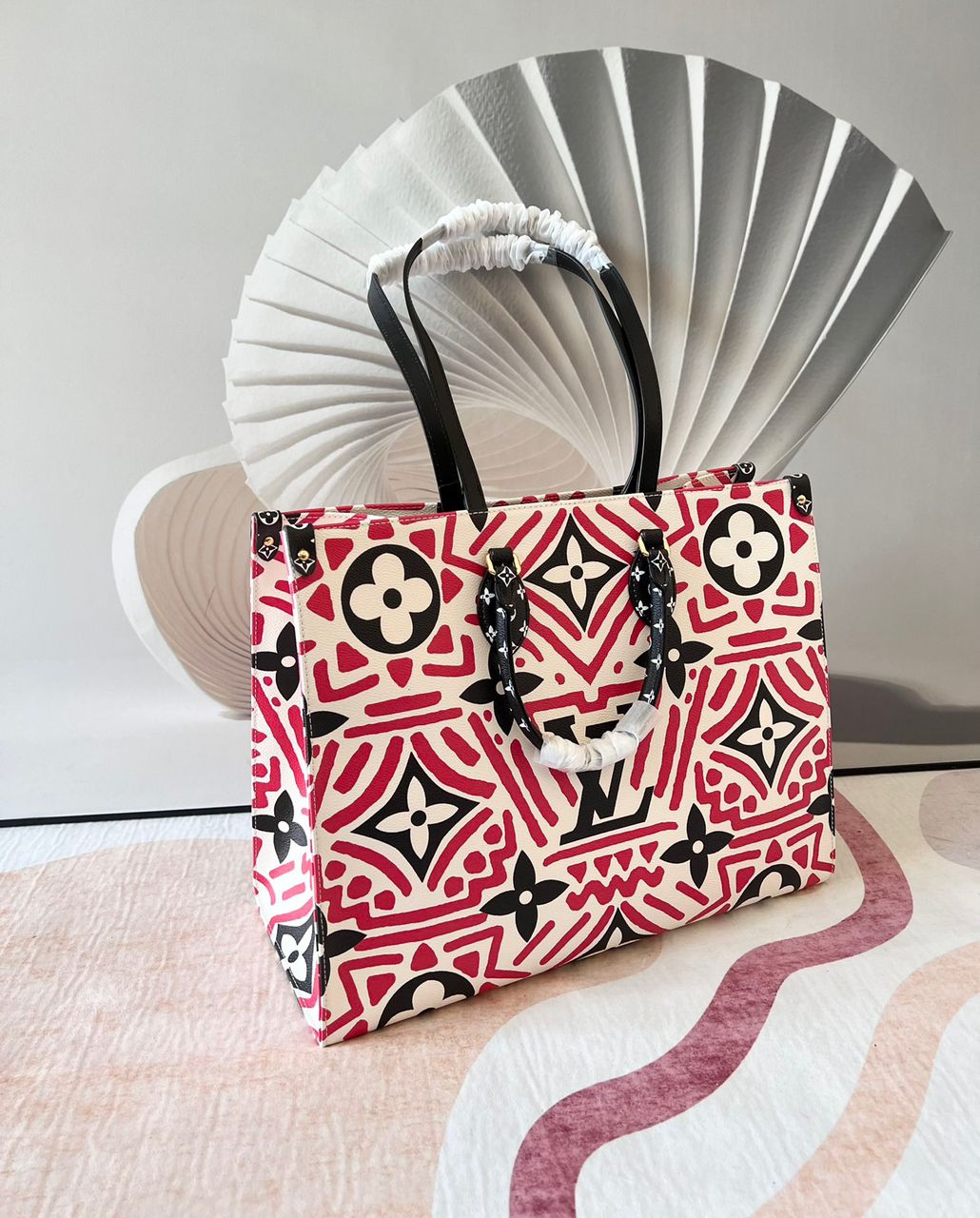 Louis Vuitton Louis Vuitton Crafty OnTheGo GM Tote Bag Monogram Giant Red For Women, Women’s Handbags, Shoulder Bags 16.1in/41cm Louis Vuitton M45358