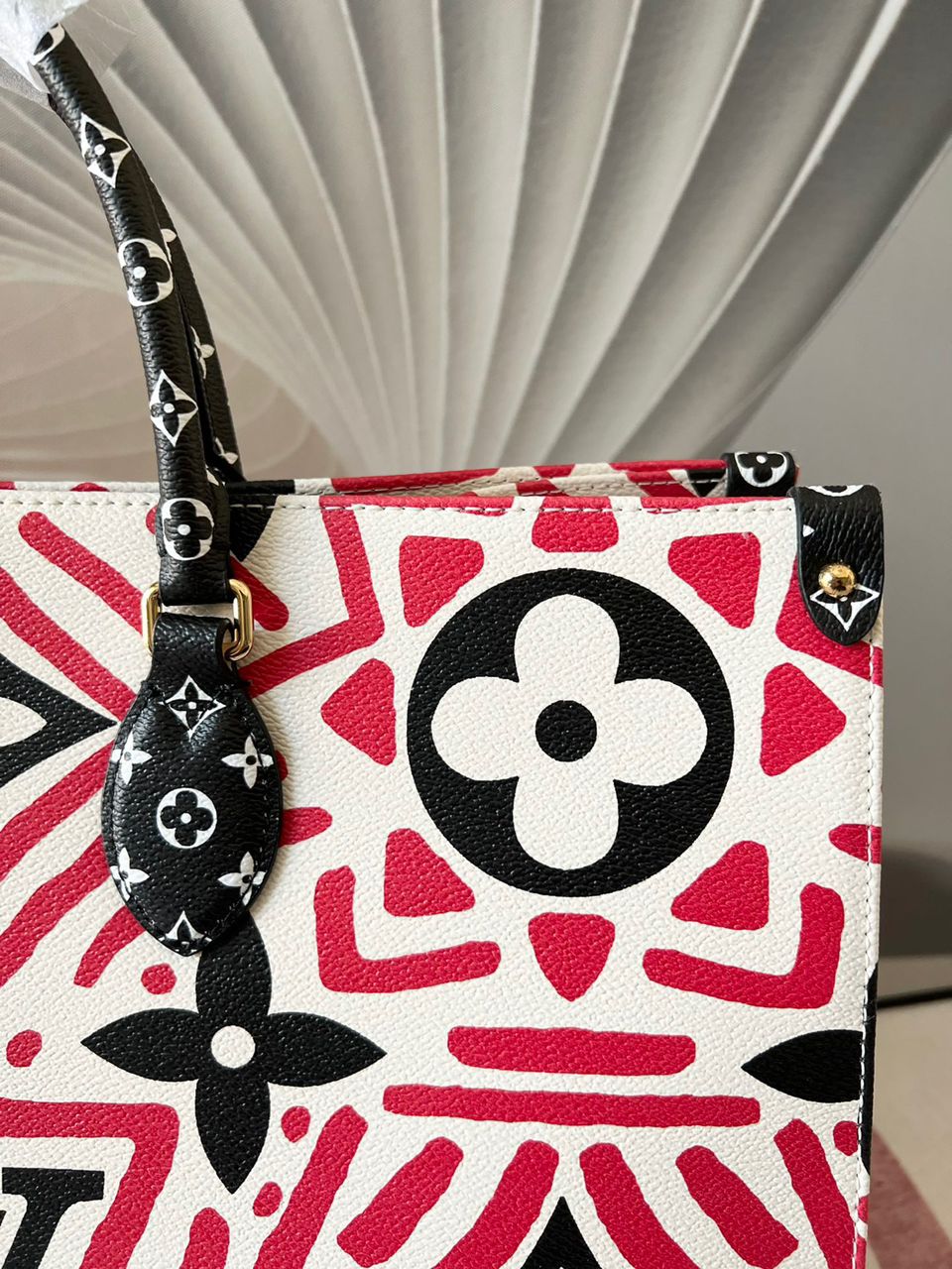 Louis Vuitton Louis Vuitton Crafty OnTheGo GM Tote Bag Monogram Giant Red For Women, WomenÃƒÂ¢Ã¢â€šÂ¬Ã¢â€žÂ¢s Handbags, Shoulder Bags 16.1in/41cm Louis Vuitton M45358