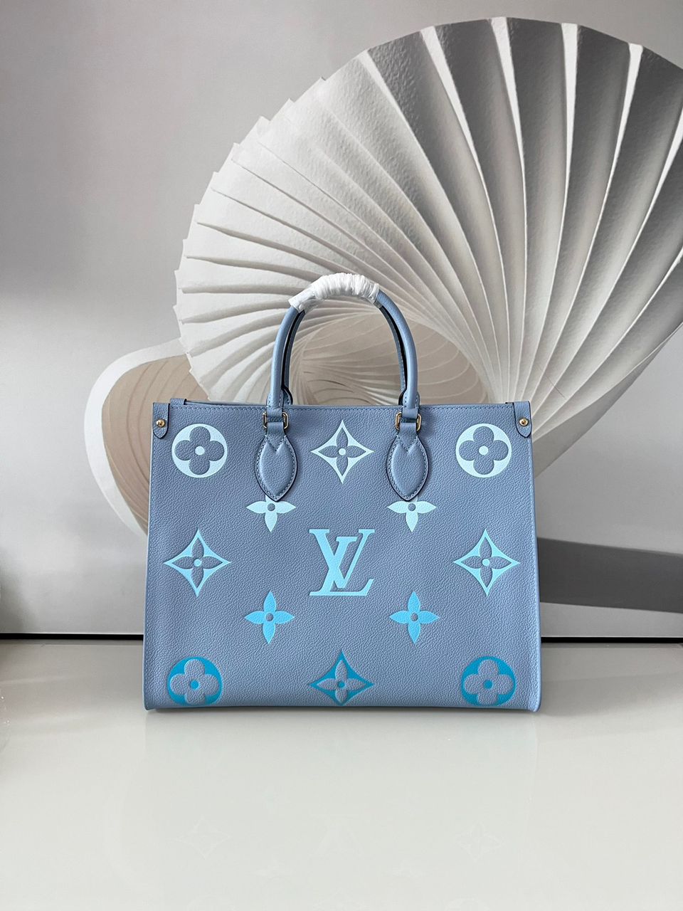 Louis Vuitton OnTheGo MM Monogram Empreinte Summer Blue For By The Pool Collection, Women Handbags, Tote Bags 13.8in/35cm Louis Vuitton M45718