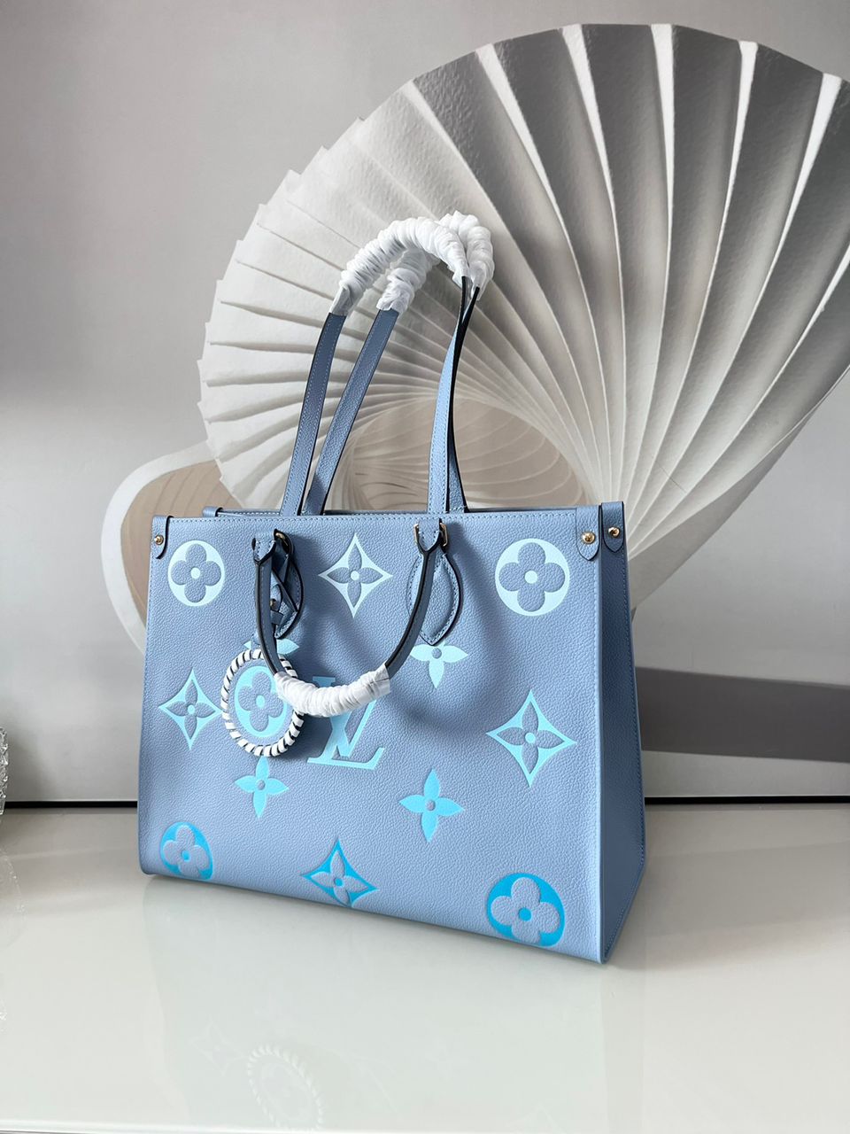 Louis Vuitton OnTheGo MM Monogram Empreinte Summer Blue For By The Pool Collection, Women Handbags, Tote Bags 13.8in/35cm Louis Vuitton M45718