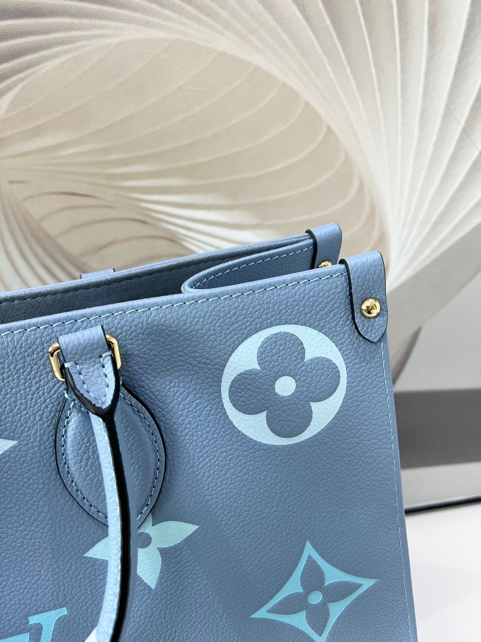 Louis Vuitton OnTheGo MM Monogram Empreinte Summer Blue For By The Pool Collection, Women Handbags, Tote Bags 13.8in/35cm Louis Vuitton M45718