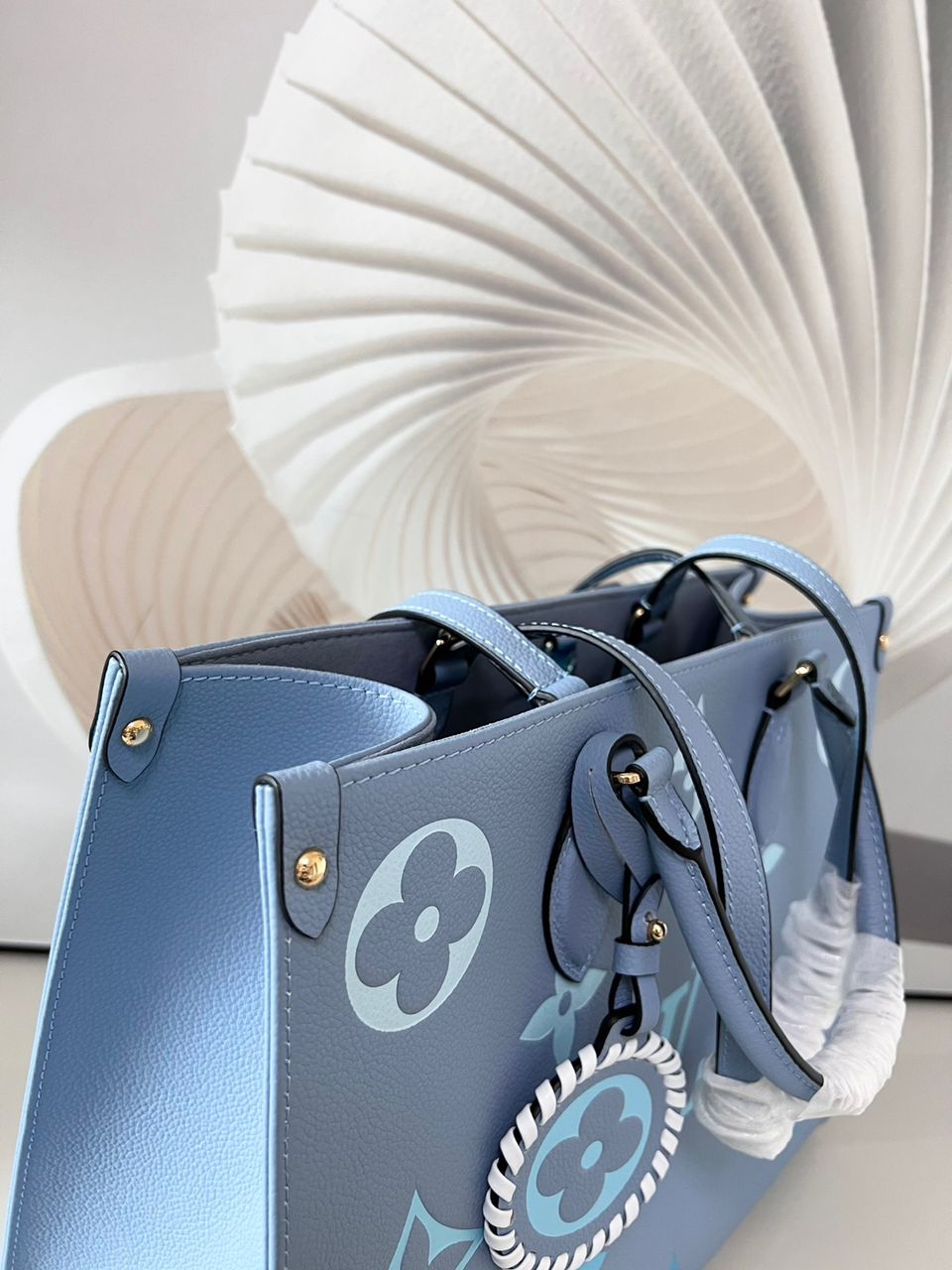 Louis Vuitton OnTheGo MM Monogram Empreinte Summer Blue For By The Pool Collection, Women Handbags, Tote Bags 13.8in/35cm Louis Vuitton M45718