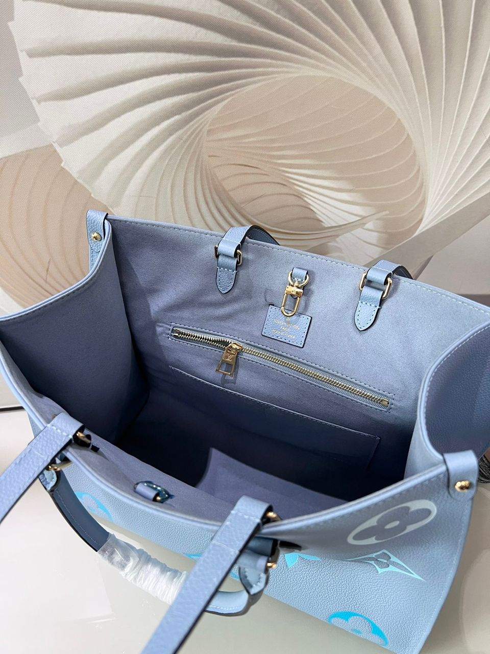 Louis Vuitton OnTheGo MM Monogram Empreinte Summer Blue For By The Pool Collection, Women Handbags, Tote Bags 13.8in/35cm Louis Vuitton M45718