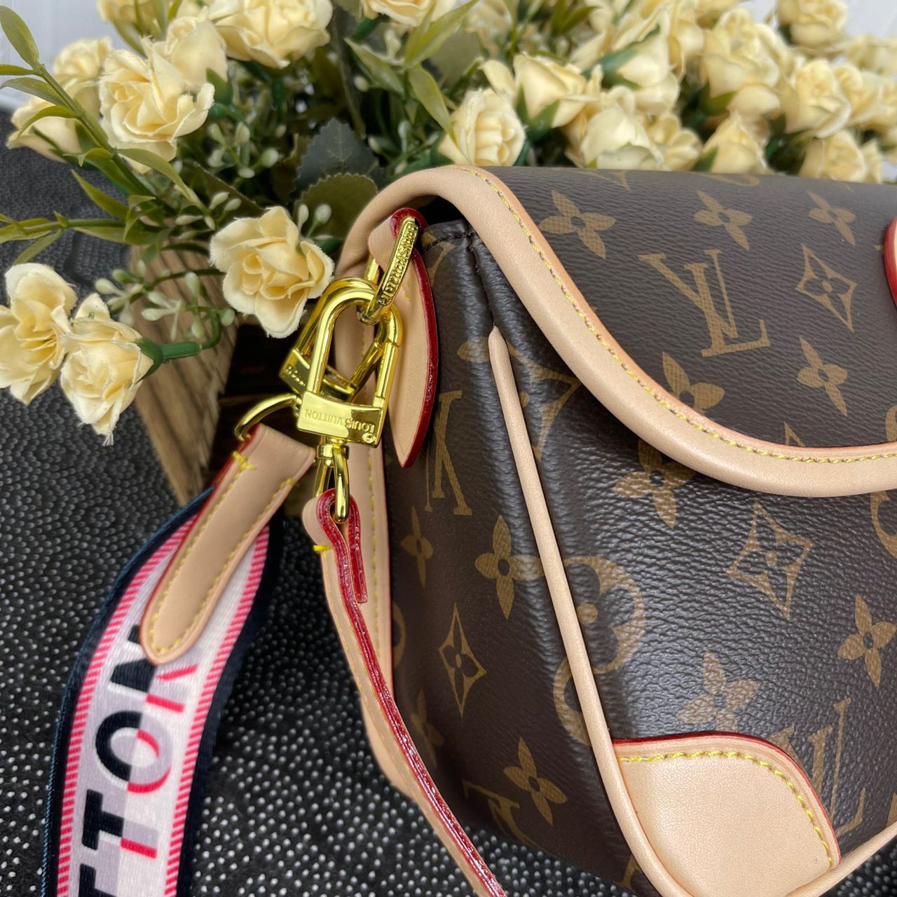Louis Vuitton GLAMIane Monogram Canvas For Women, WomenÃƒÂ¢Ã¢â€šÂ¬Ã¢â€žÂ¢s Handbags, Shoulder Bags 9.4in/24cm Louis Vuitton M45985
