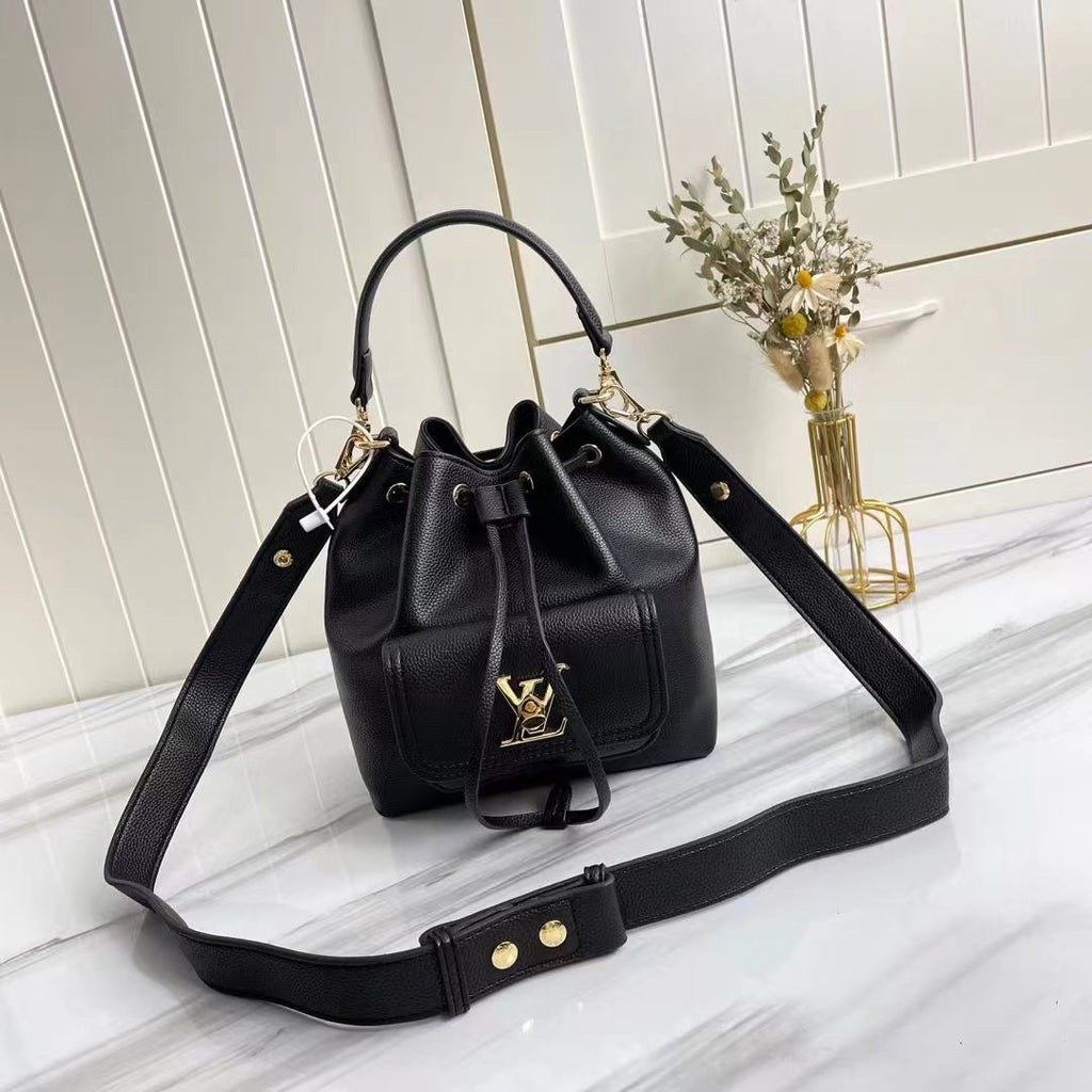 Louis Vuitton Lockme Bucket Black For Women,  Shoulder And Crossbody Bags 9.1in/23cm Louis Vuitton M57687