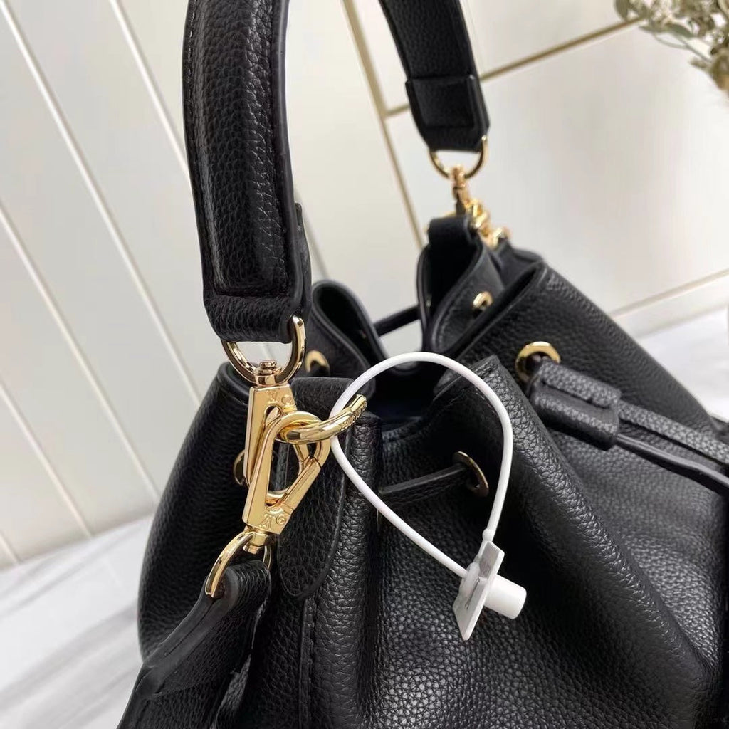 Louis Vuitton Lockme Bucket Black For Women,  Shoulder And Crossbody Bags 9.1in/23cm Louis Vuitton M57687