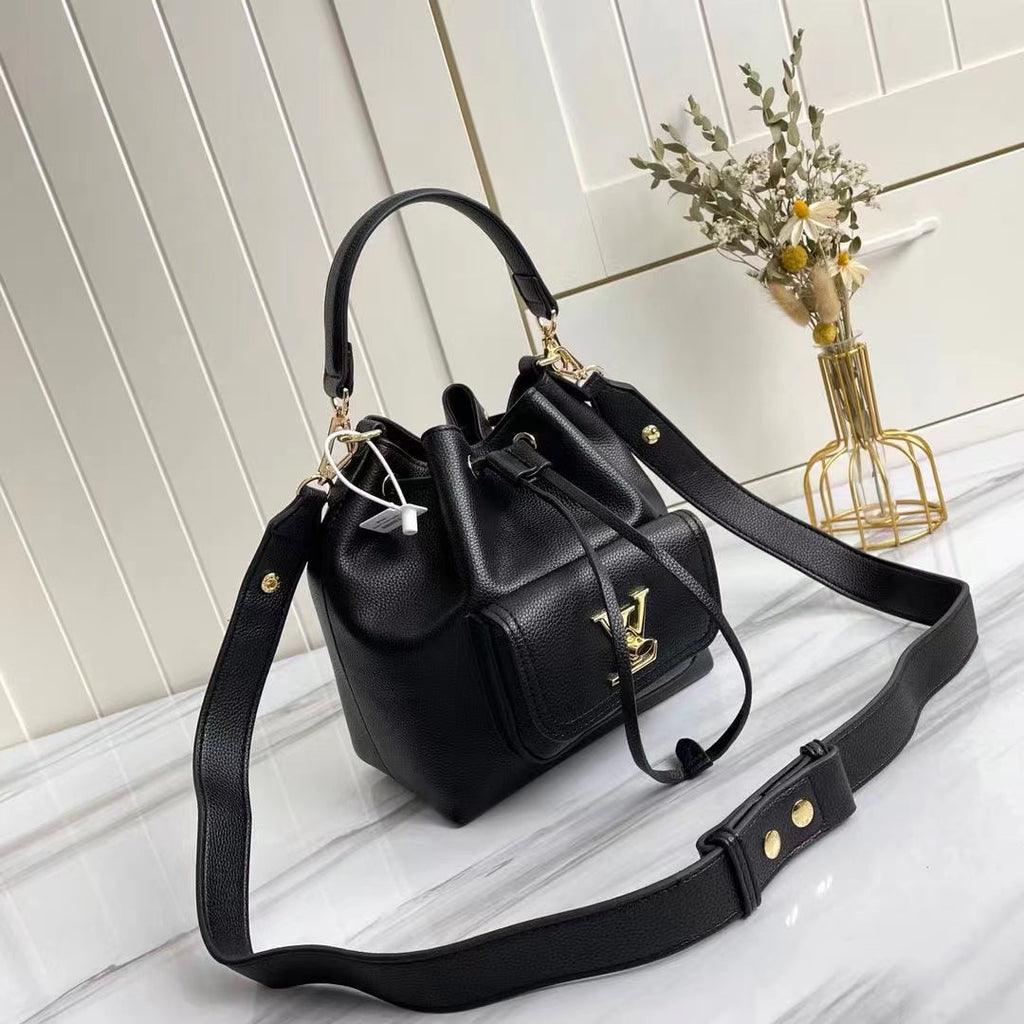 Louis Vuitton Lockme Bucket Black For Women,  Shoulder And Crossbody Bags 9.1in/23cm Louis Vuitton M57687