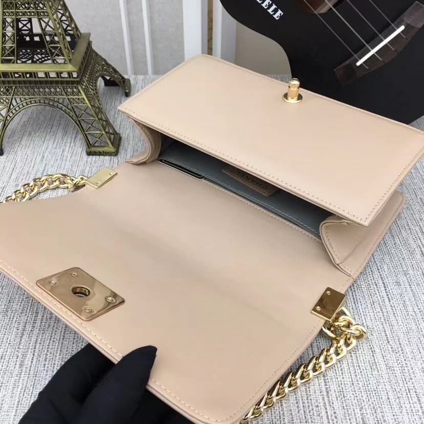 ChanelMeGLAMIum Classic Handbag Yellowish Brown For Women HandBag, Shoulder And Crossbody Bags 9.8in/25cm A67086