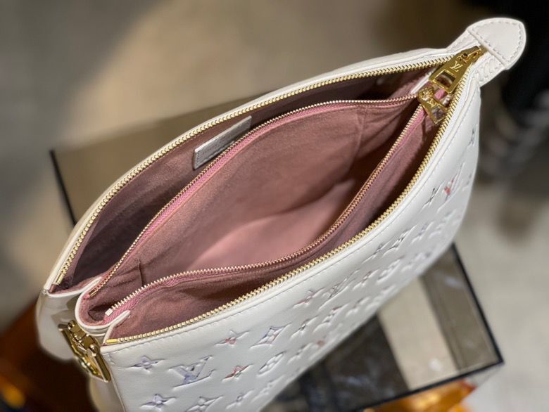 Louis Vuitton Coussin PM Puffy White For Women,  Shoulder And Crossbody Bags 10.2n/26cm Louis Vuitton M21209