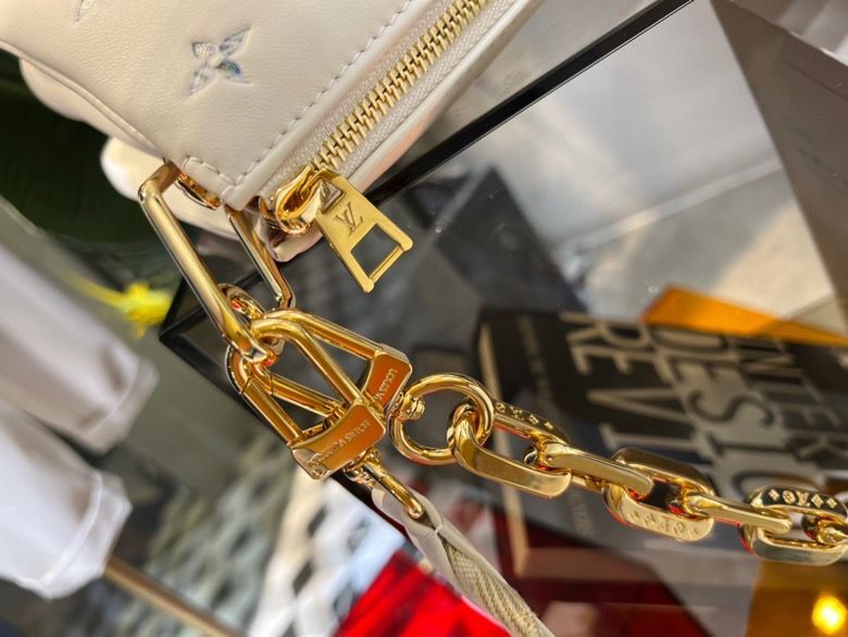 Louis Vuitton Coussin PM Puffy White For Women,  Shoulder And Crossbody Bags 10.2n/26cm Louis Vuitton M21209