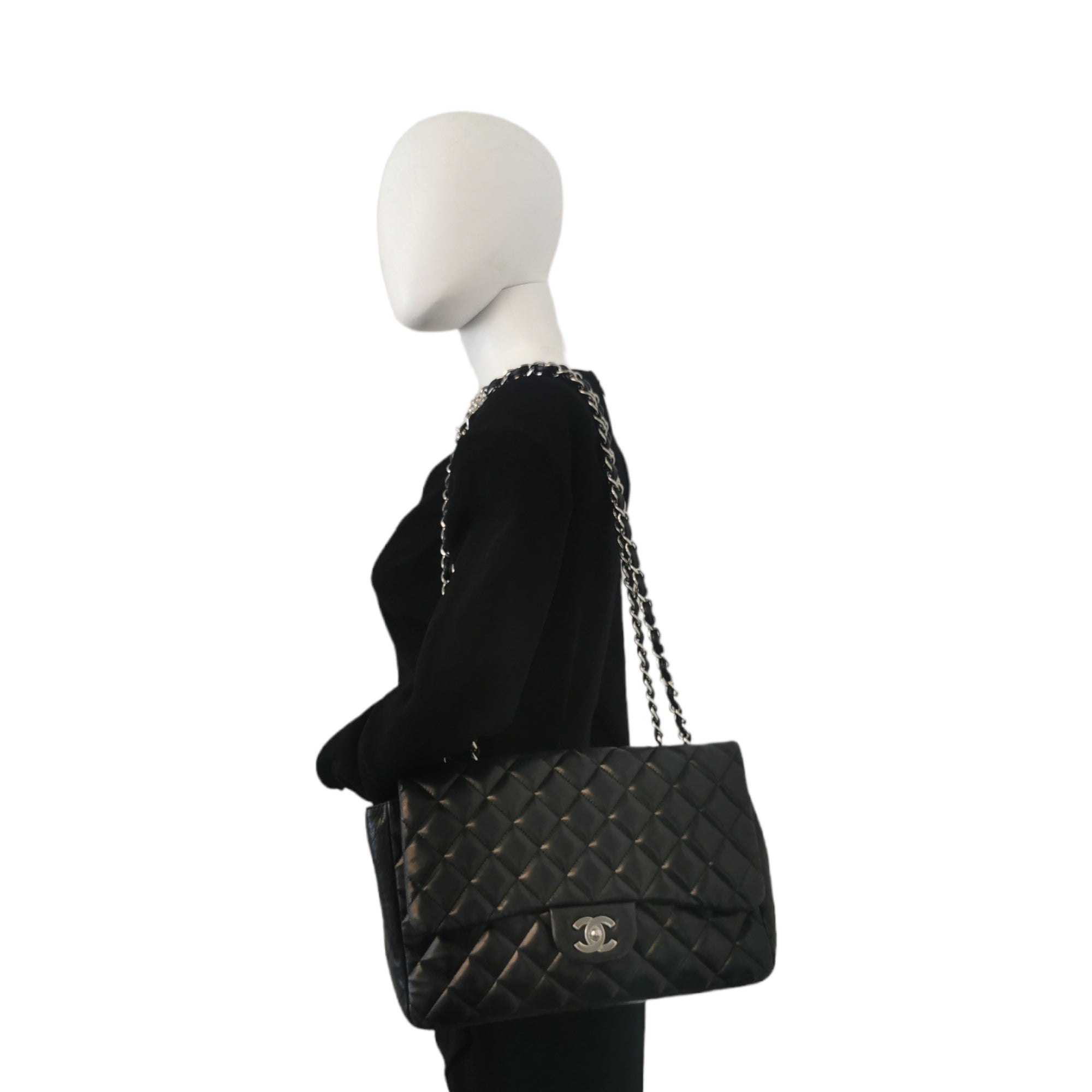 Chanel Classic Single Flap Jumbo Black Lambskin SiLouis Vuittoner