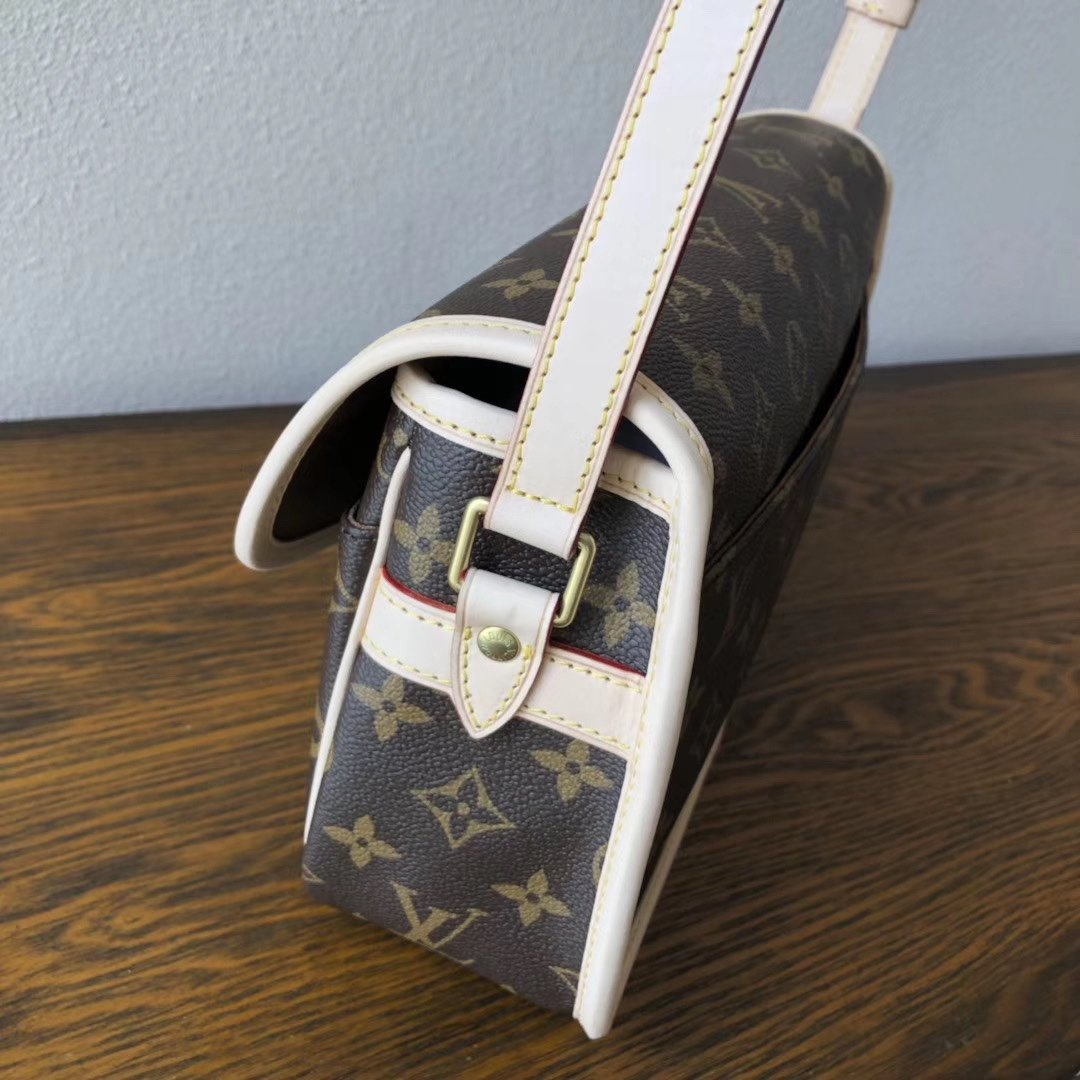 Elite Carryalls