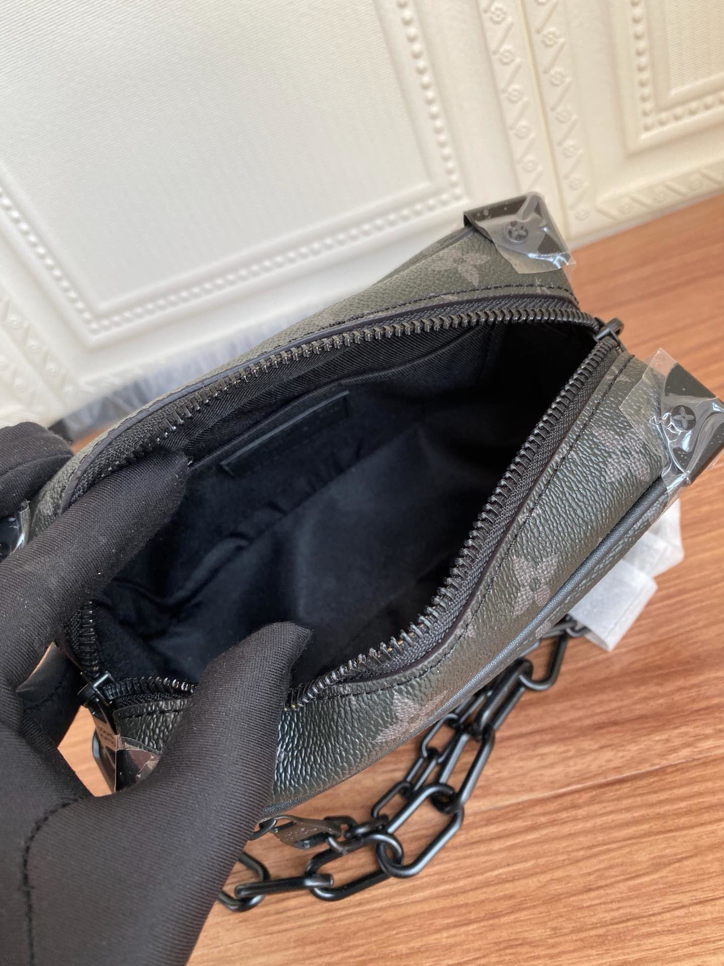 Elite Carryalls